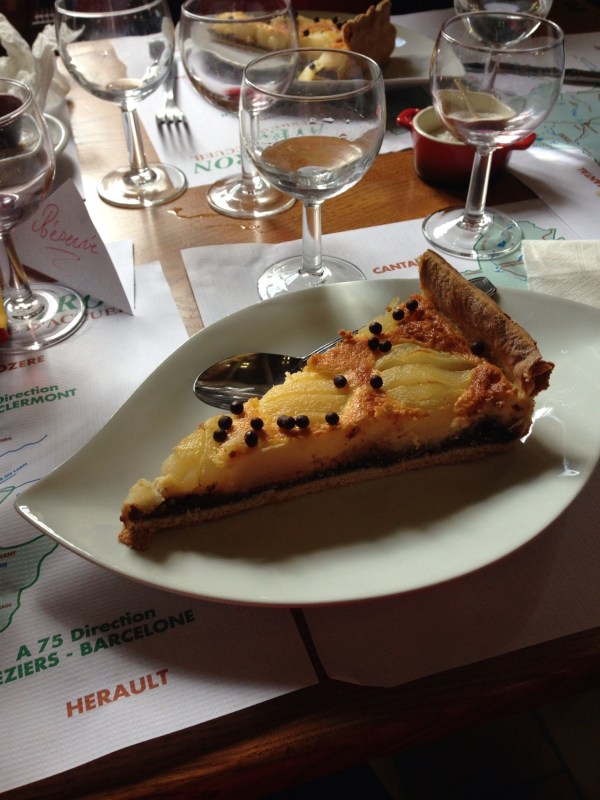 One dessert choice-- tarte au poivre witha chocolate layer -- YUM! ...Or...